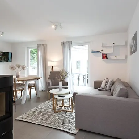 Unter Den Kiefern 93 * Röbel