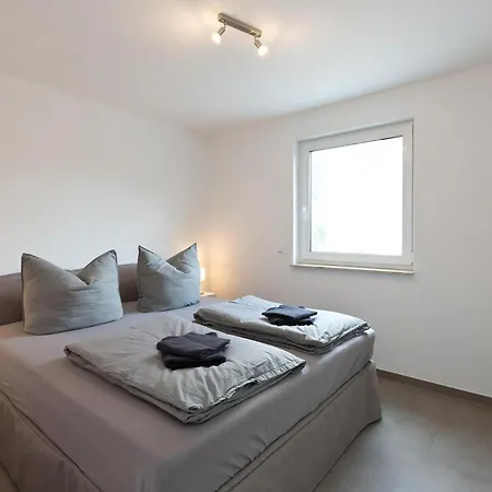 Unter Den Kiefern 93