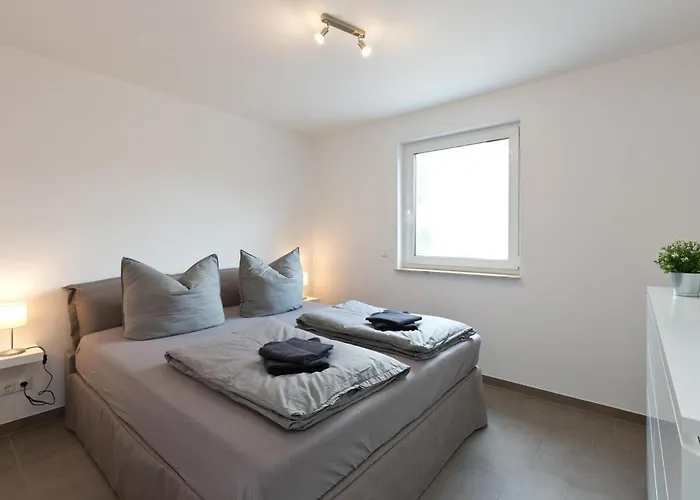 Unter Den Kiefern 93